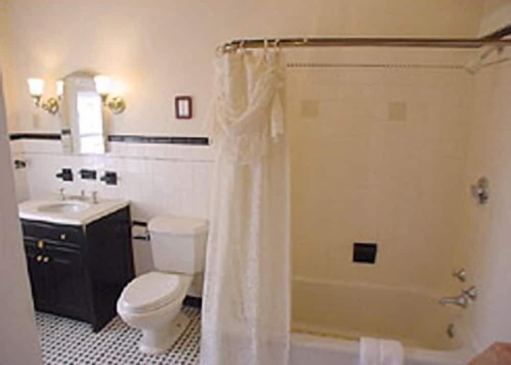 The Charles Newhall House