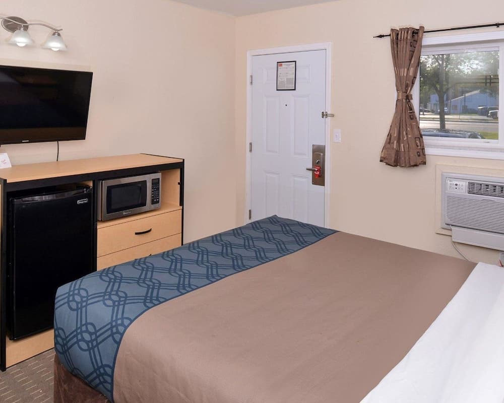 Econo Lodge Rochester I-90 & I-390