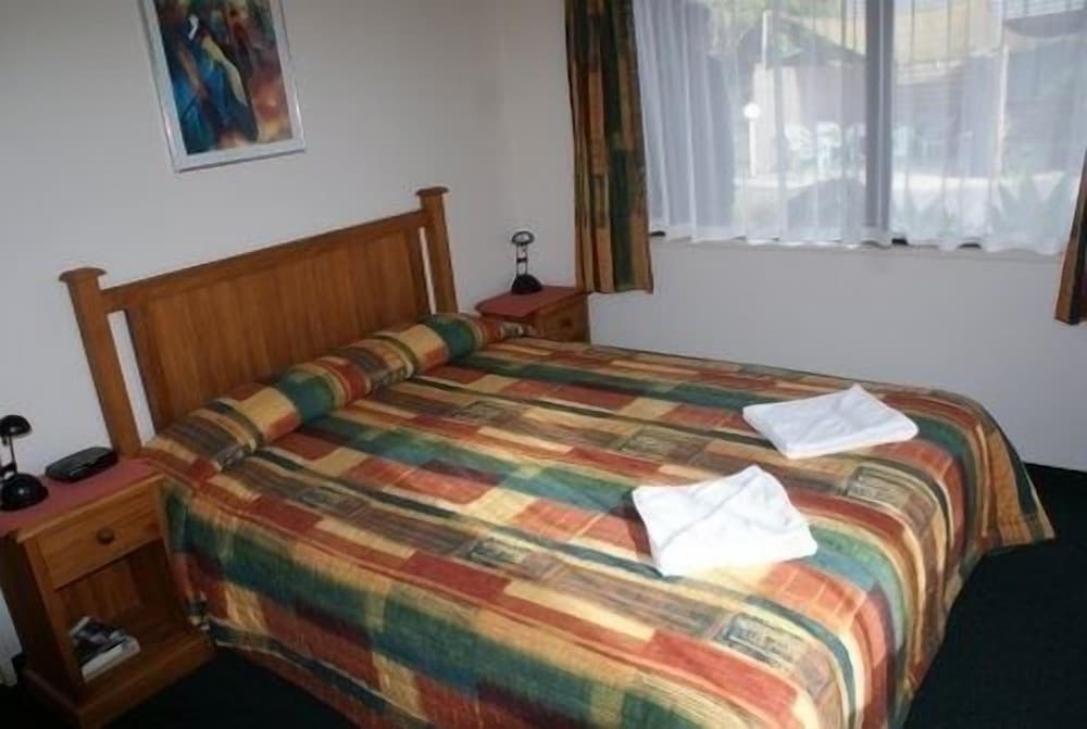 Cottage Park Motor Lodge and Conference Centre