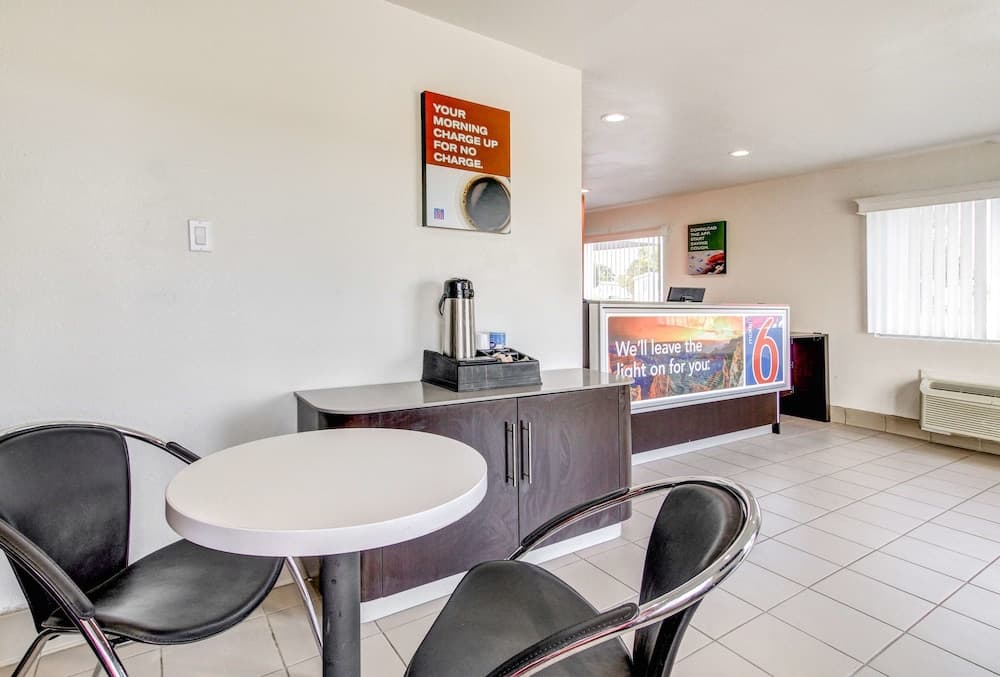 Motel 6 Waco, TX - Lacy Lakeview