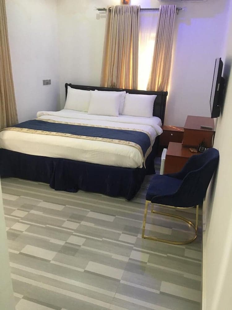 Credence Resorts Aco