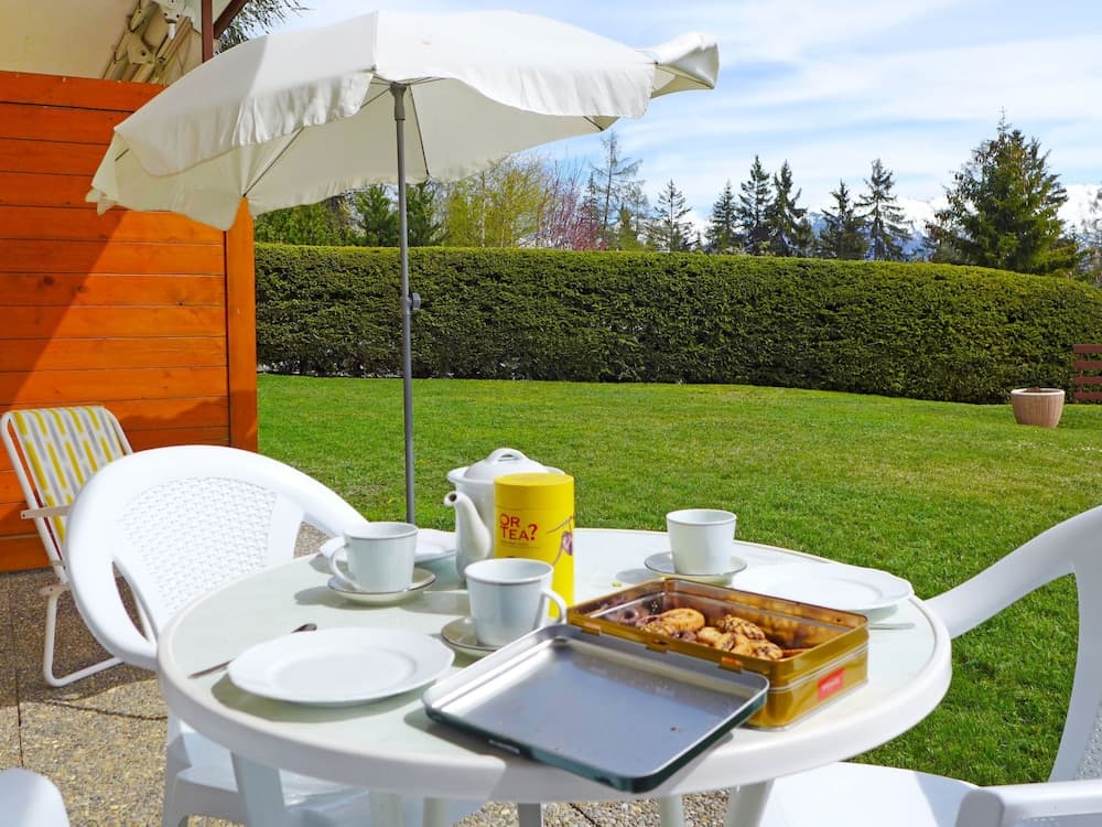 Santa Barbara Lens in Lens