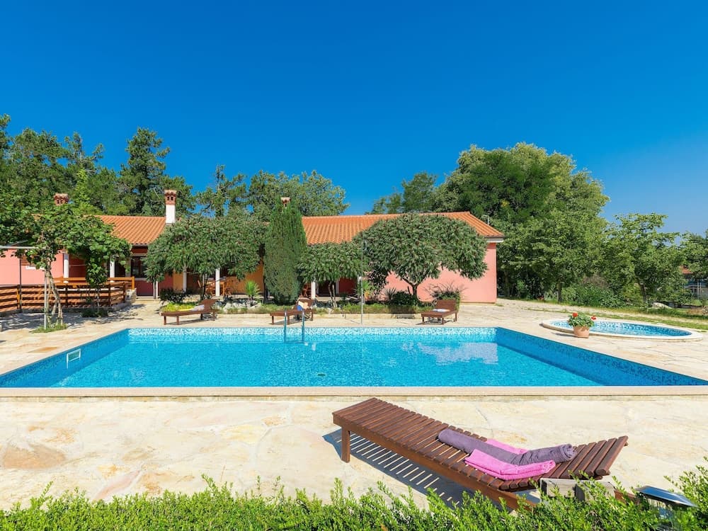 Kristina Laginji in Laginji