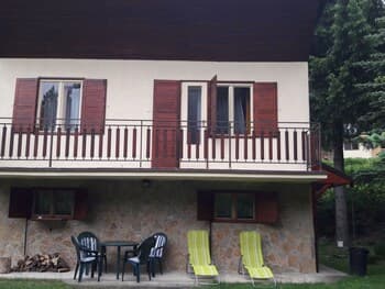 Baracka Om Enie in Om Enie