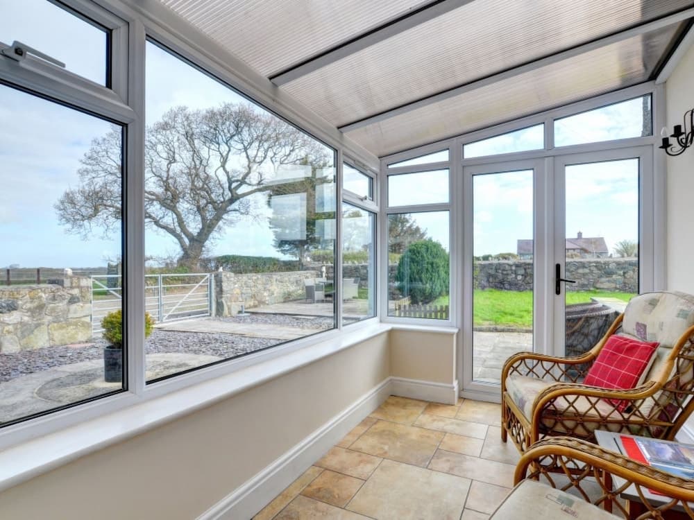 Ffermdyr Bont Bontnewydd