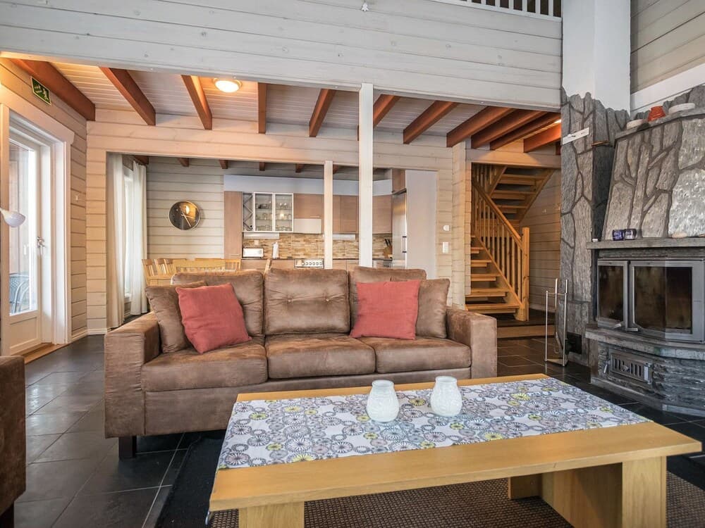 Uulanlinna a Paritalo Komula