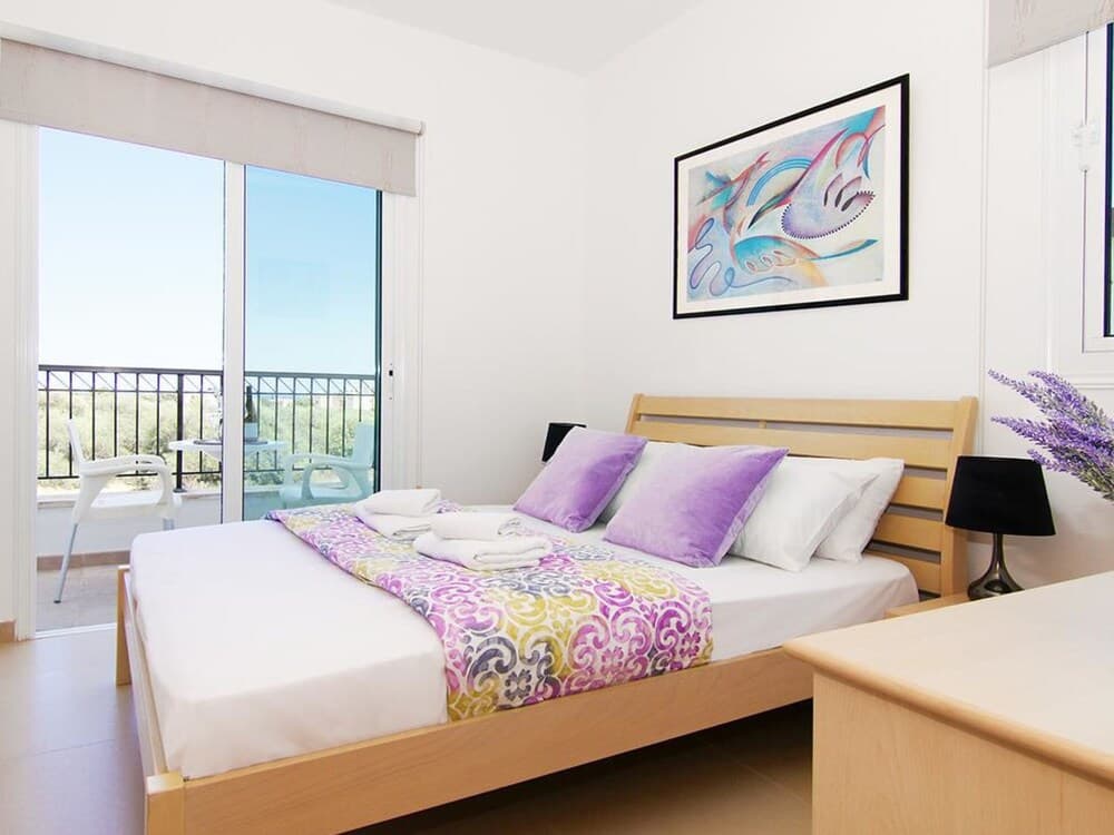 Anais Paralimni in Paralimni