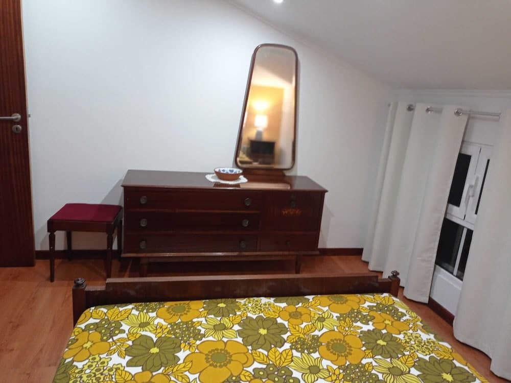 Charming 3-bed Apartment With sea & Mountain View