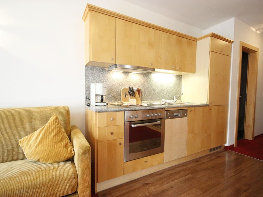 Falkner L Ngenfeld in L Ngenfeld