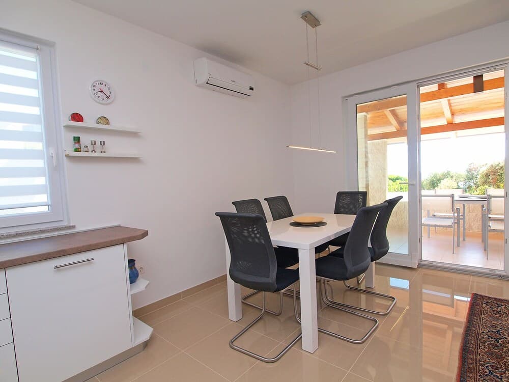 Claudia 1 Ra anj in Ra anj