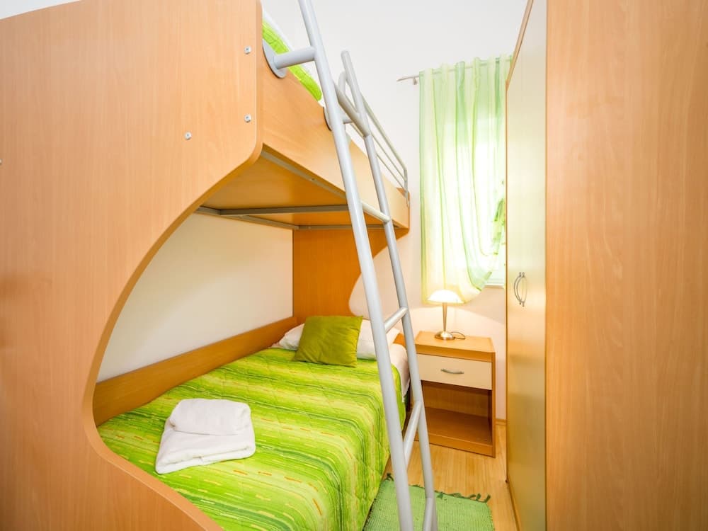 Andrea Abori in Abori