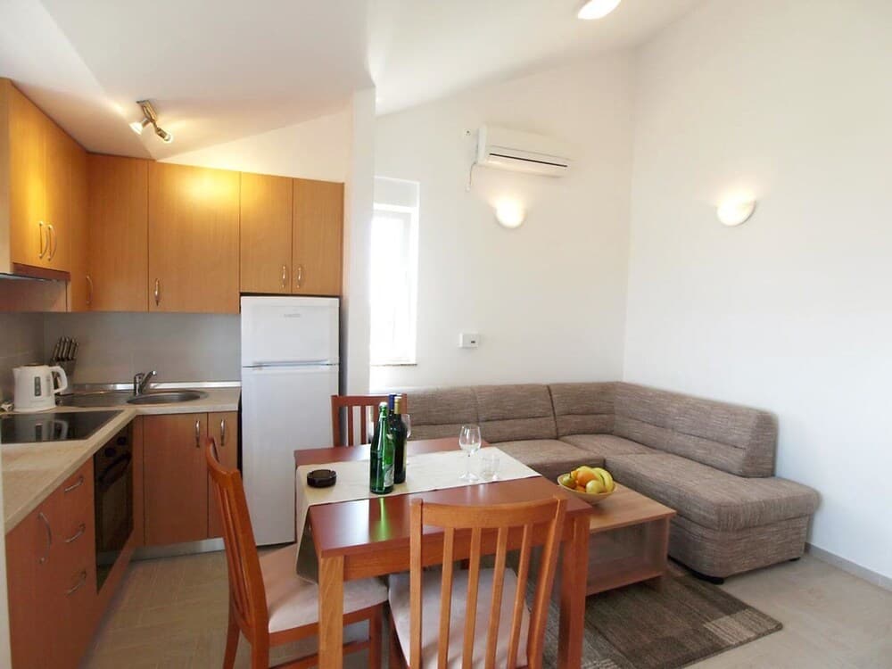 Mlasina Nin in Nin With 1 Bedrooms and 1 5 Bathrooms