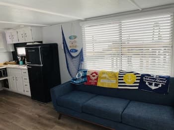 Unique Lakefront House Boat At Long Cove Resort 1 Bedroom Residence by Redawning