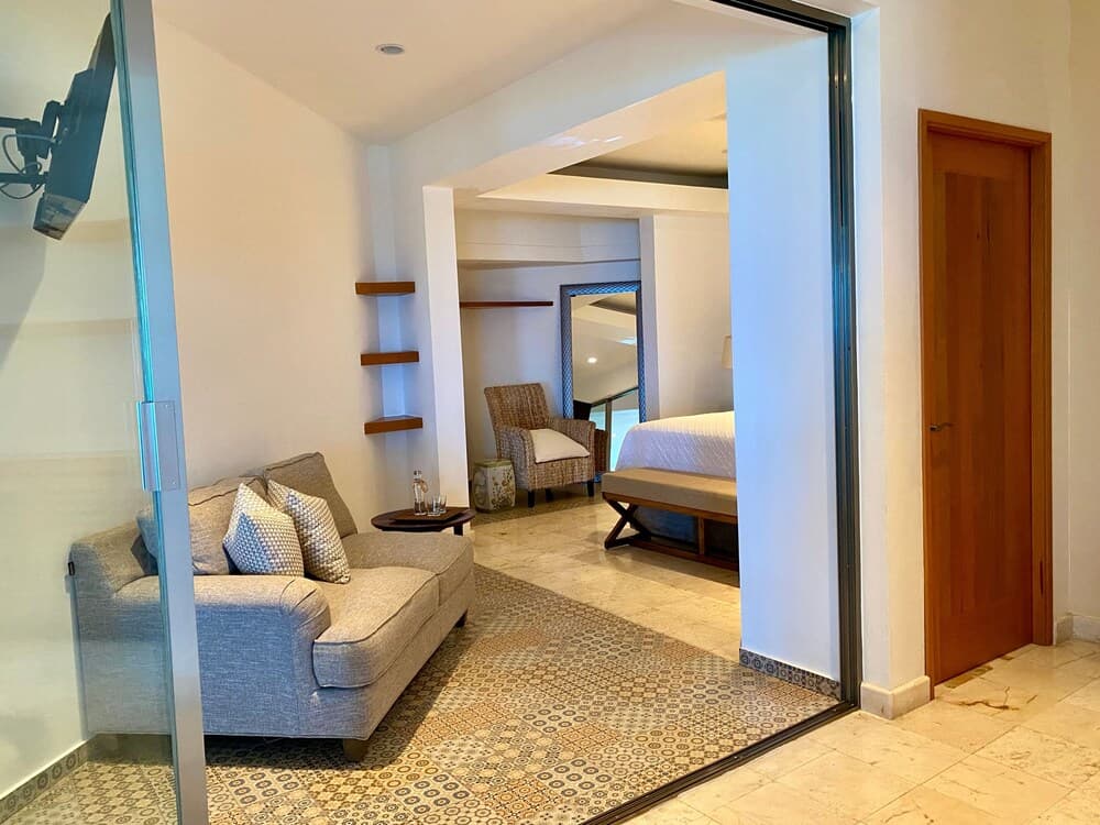 Deep Blue Luxury Apartments