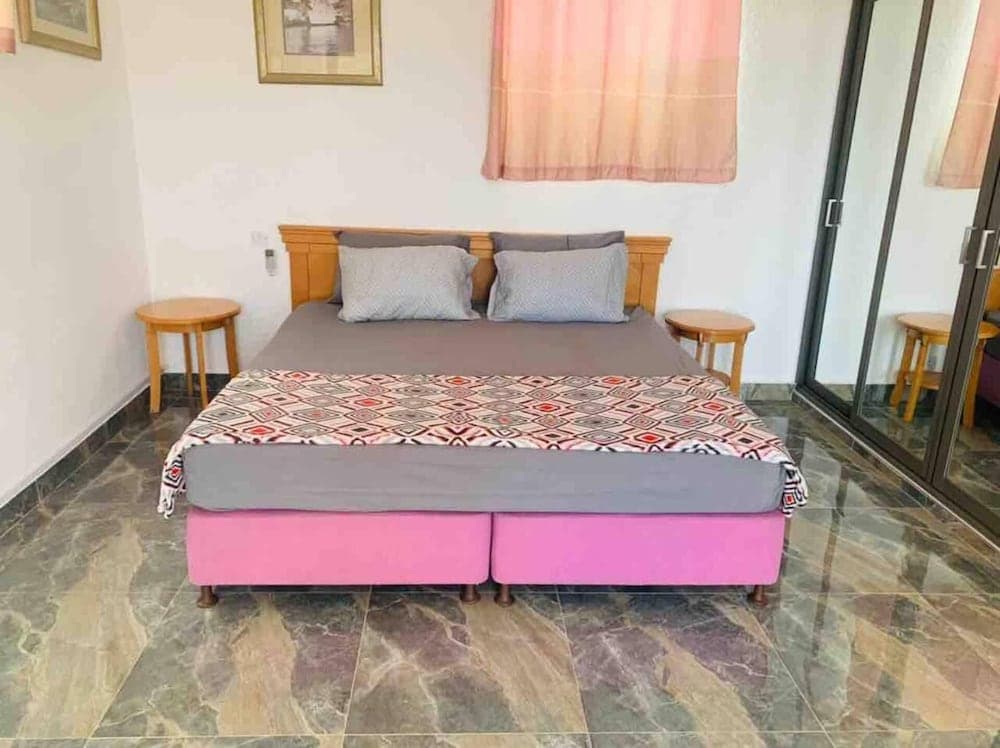 Spacious 4-bed Villa in Flic en Flac Roof top bar