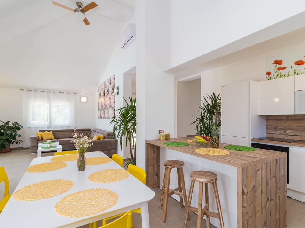 Mario Svetvin Enat in Svetvin Enat