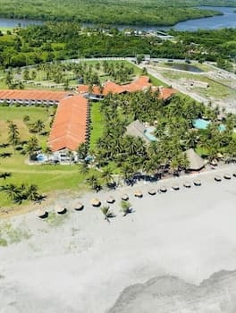 HOTEL TESORO BEACH