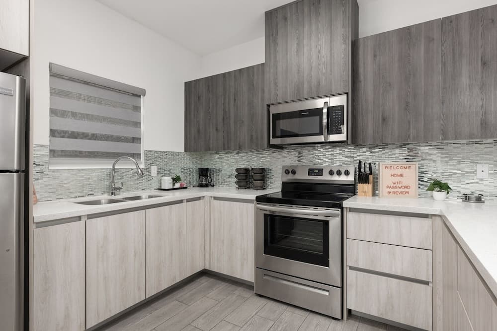 Modern Duplex with Fully Upgraded Amenities