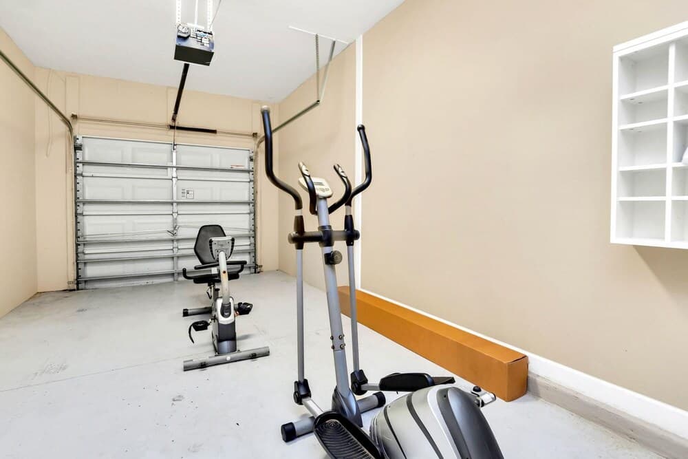 5BR Home w Netflix Private Pool - Near Disney