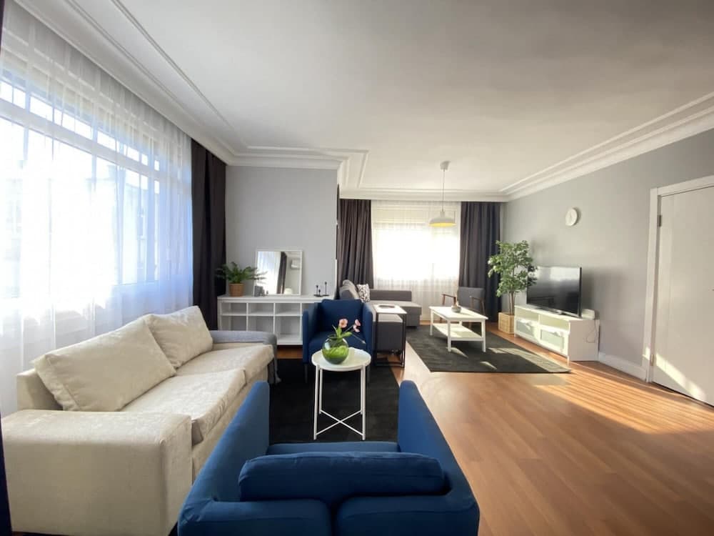 Missafir Sleek Flat With Balcony on Bagdat Street