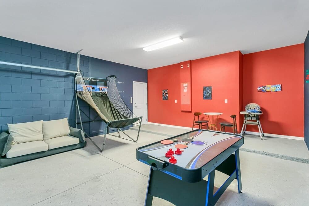 6BR Luxury Resort Home w Private Pool BBQ