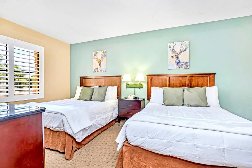 1BR Two Queen Beds With Shared Pool - Near Disney