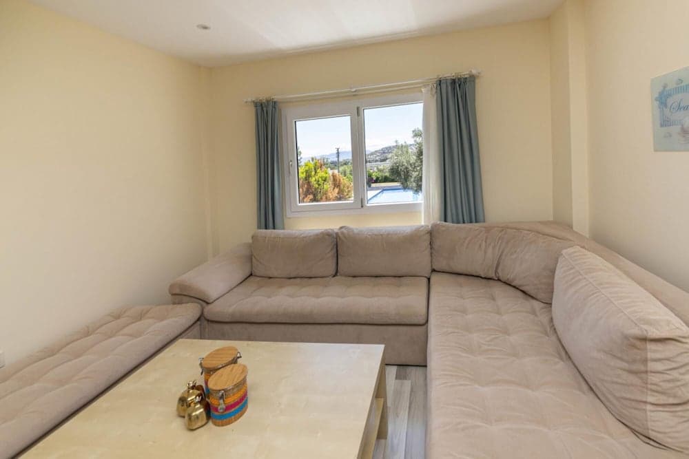 Captivating House With Shared Pool in Bodrum