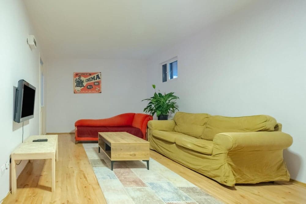 Central Flat 800 m to Metro Station in Sisli