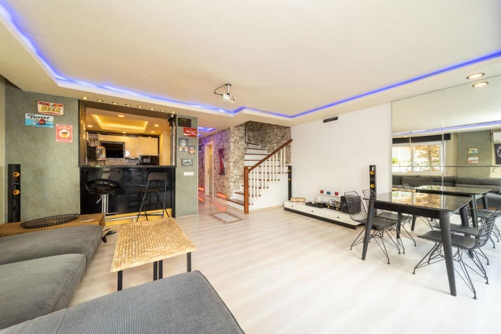 Stylish Duplex With Garden and Gazebo in Muratpasa