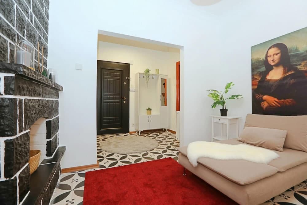Amazing Flat Near Bagdat Street With Enticing Interior Design in Kadikoy