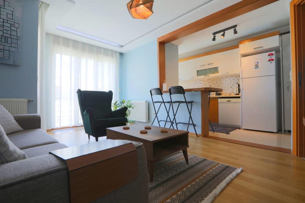 Modern and Stylish Flat With Balcony in Atasehir