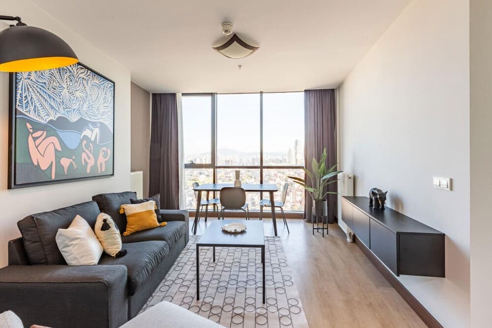 Charming Flat With Gorgeous City View in Atasehir