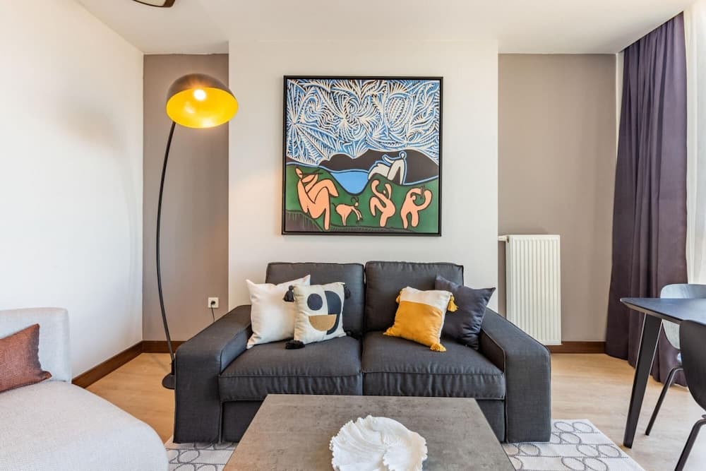 Charming Flat With Gorgeous City View in Atasehir