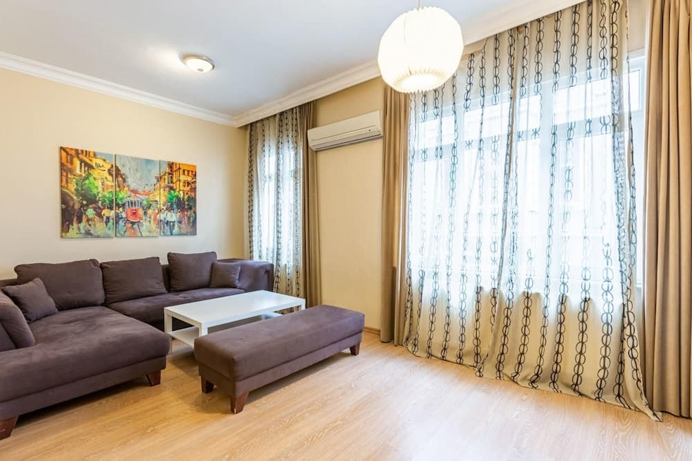 Central Flat 10-min Walk to Taksim Square in Sisli