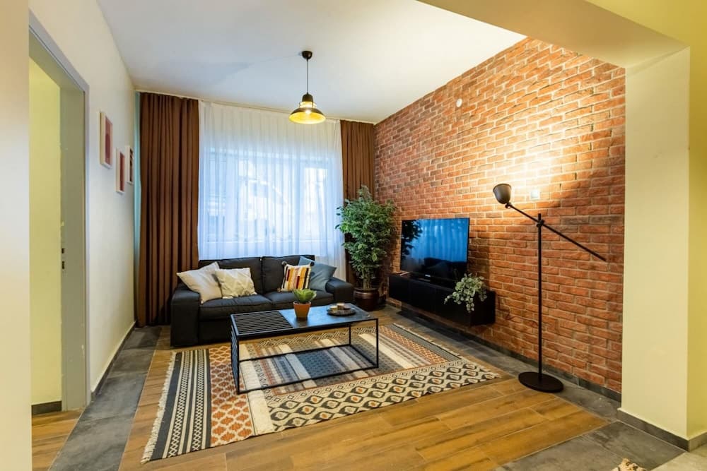 Charming Flat Near Taksim Square in Cihangir