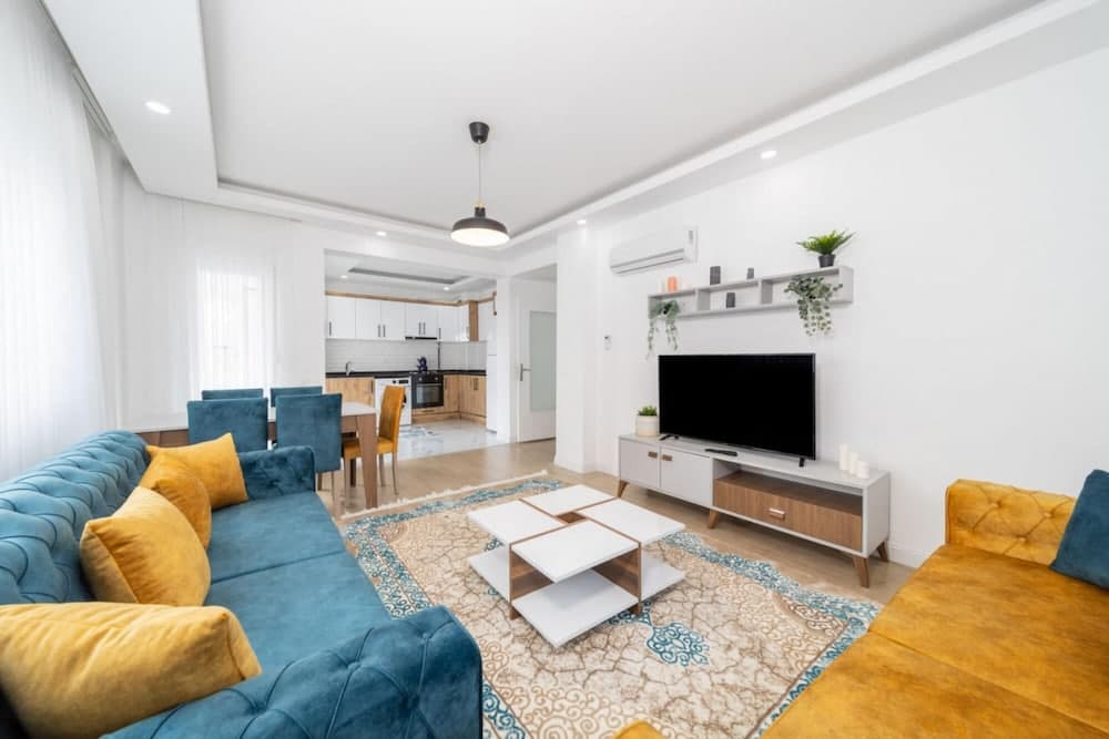 Central Flat Near Popular Attractions in Muratpasa
