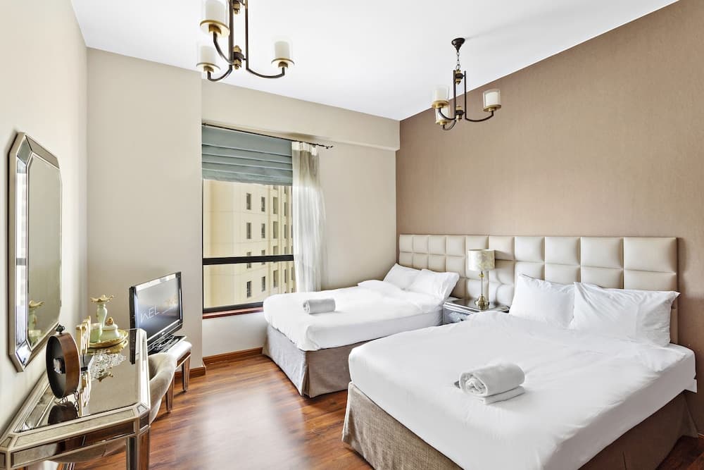 WelHome - Waterfront Family-Size Apt With JBR Beach Access