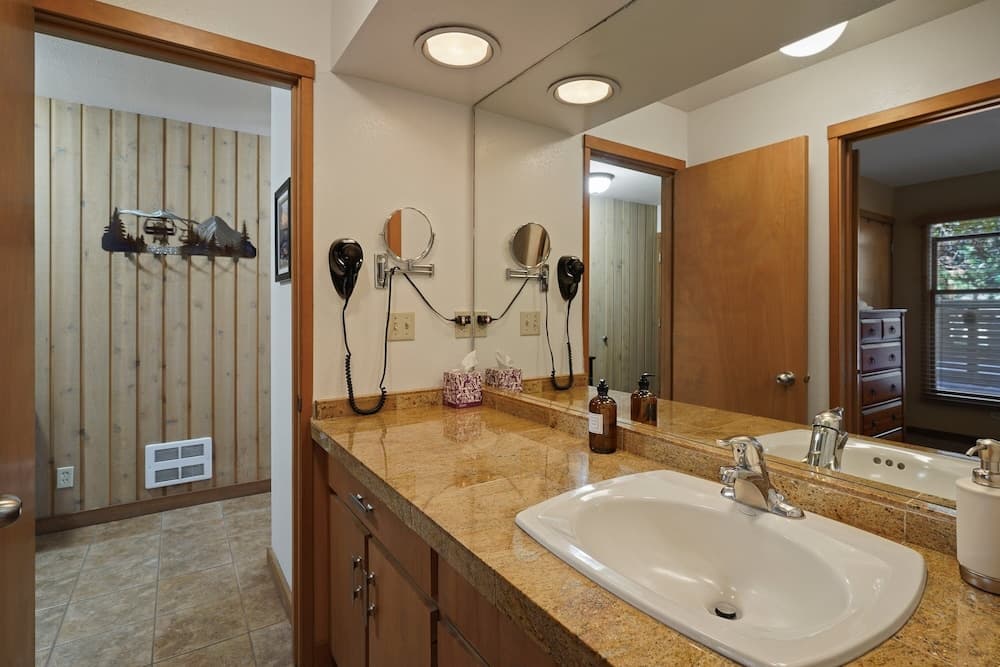 Ski Condo 151 1 Bedroom Condo by RedAwning