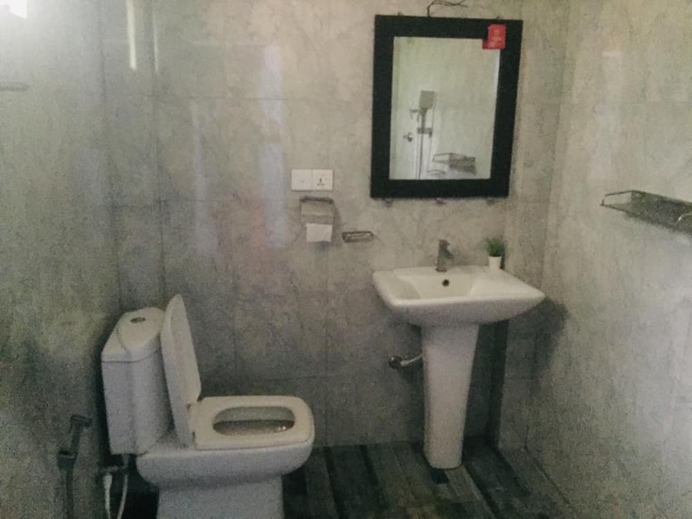 Kalimetiya Beach Cabana Near Beach 4 Minutes Walk