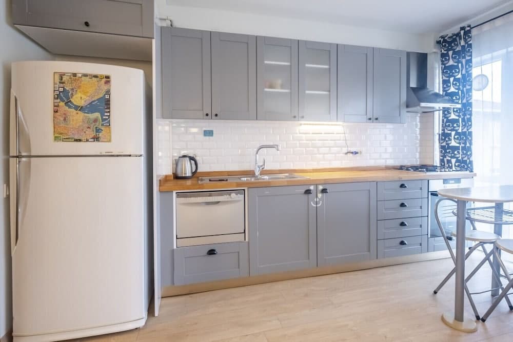 Flat With Balcony Near Bull Statue in Kadikoy