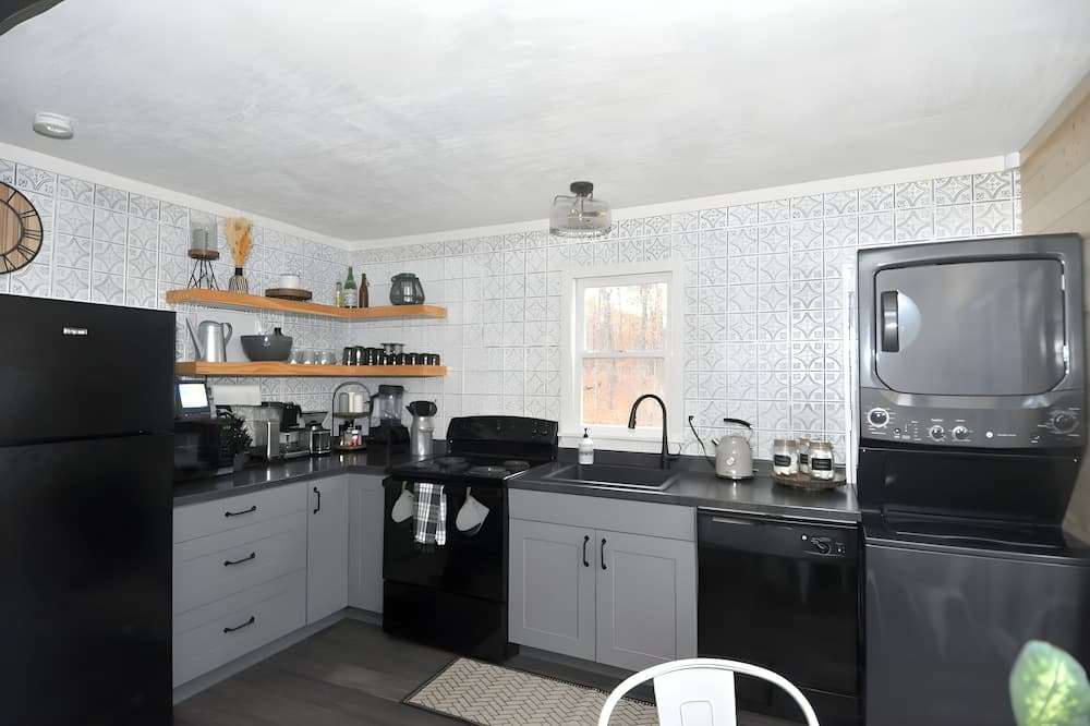 A Humble Abode - A Modern Woodsy Retreat