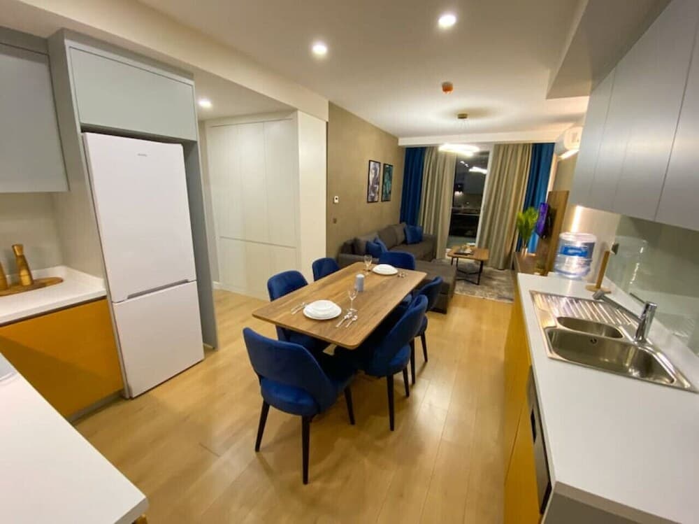 Exclusive Spacious 2 1 Apartment 2 Bathrooms