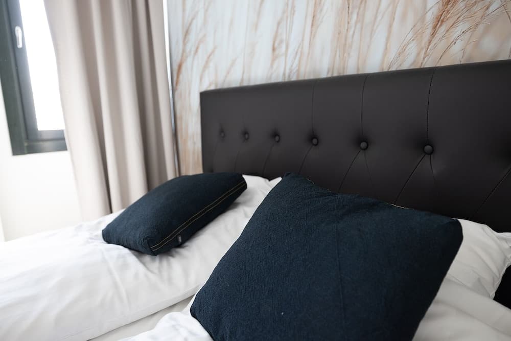 2ndhomes Bright 42m2 1BR Home w Balcony