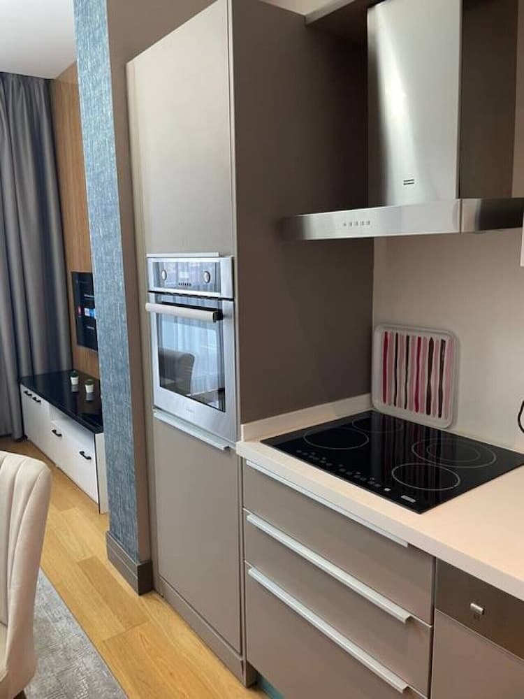 Stylish1 1 Apartment in Batisehir Near Mail of IST