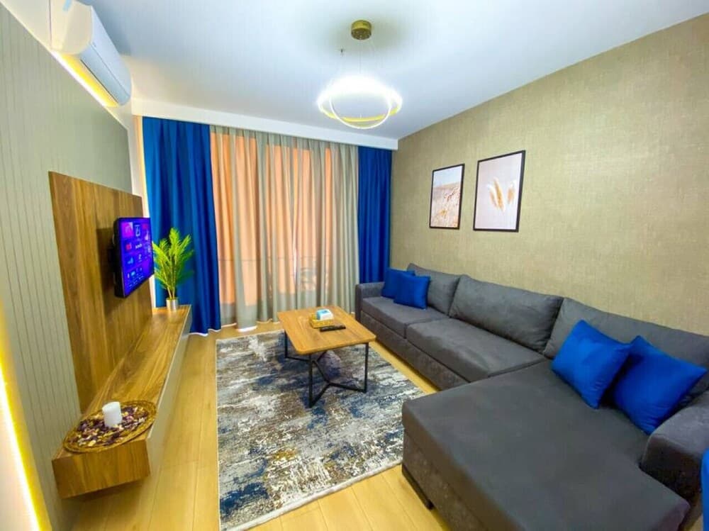 Smodern 1 1 Apartment With Terrace - Core Living