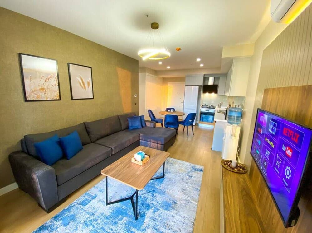 Smodern 1 1 Apartment With Terrace - Core Living