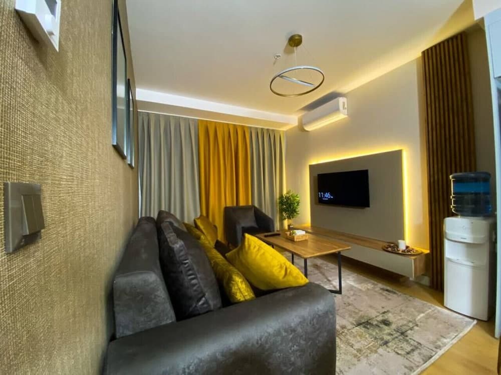 Elegant1 1apartment With Terrace - Core Living