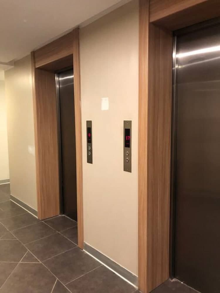 1 1 Balcony Deluxe Apart - Near Mall of Istanbul