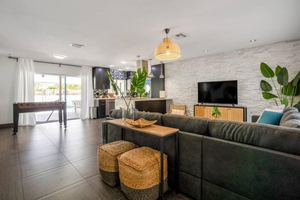 Sapphire House- Pool Hot Tub Great for Groups