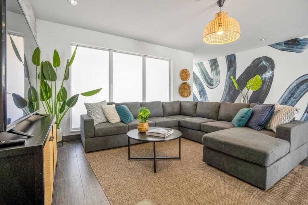 Sapphire House- Pool Hot Tub Great for Groups